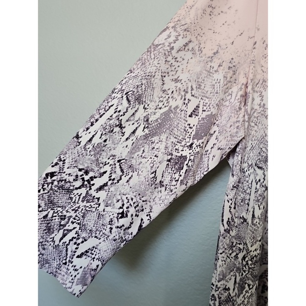 Calvin Klein Snakeskin Ombre Keyhole Blouse 3/4 Sleeves Pink XL - Picture 4 of 7
